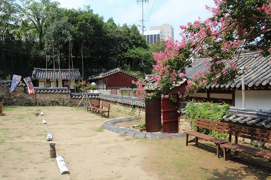 Former Guamseowon Hanok Guesthouse Daegu Esterno foto