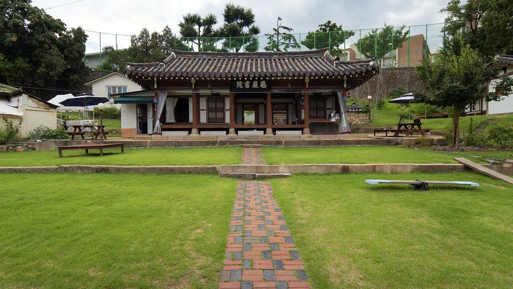 Former Guamseowon Hanok Guesthouse Daegu Esterno foto