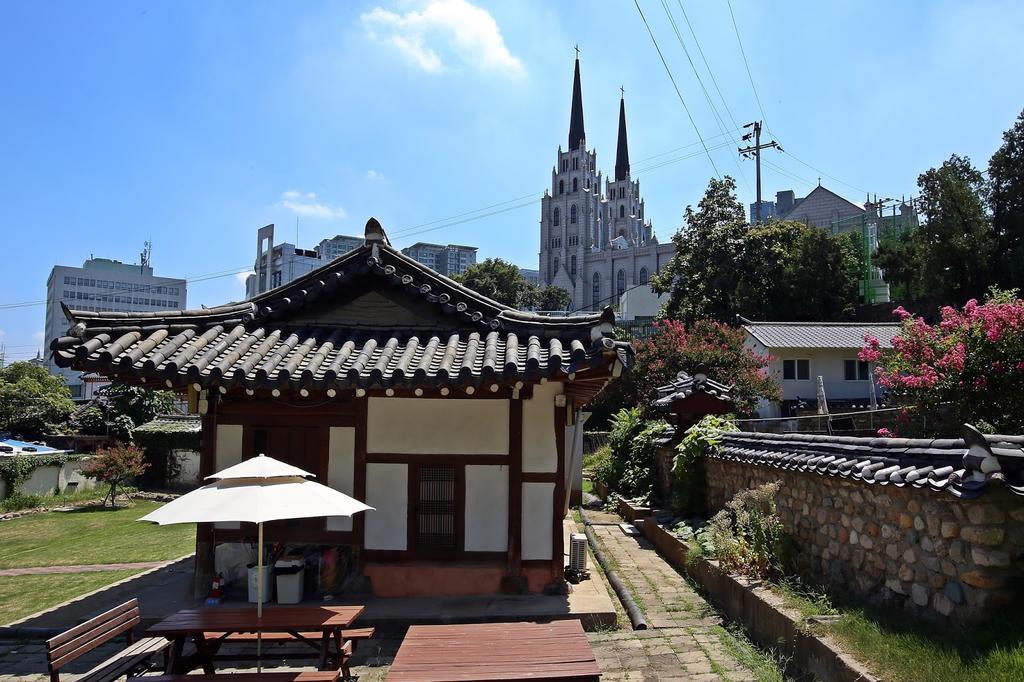 Former Guamseowon Hanok Guesthouse Daegu Esterno foto