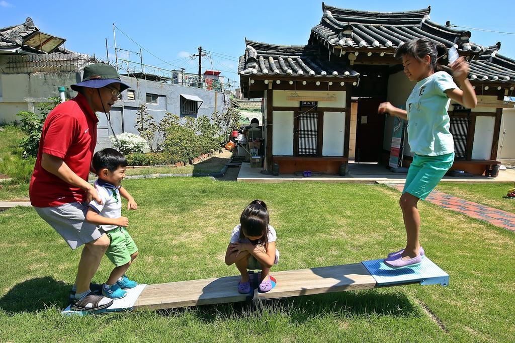 Former Guamseowon Hanok Guesthouse Daegu Esterno foto