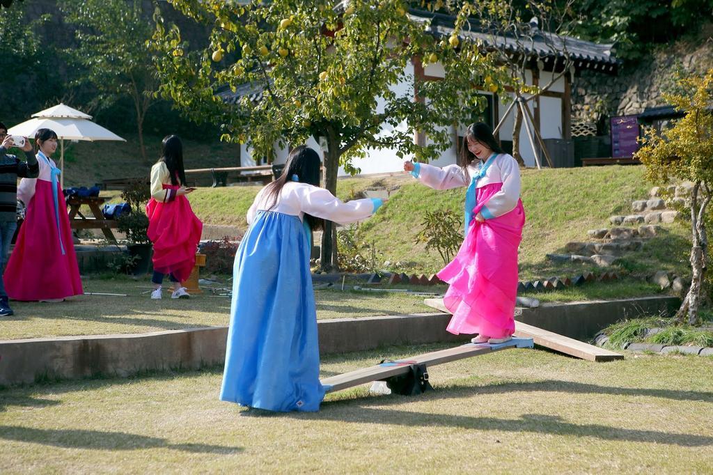 Former Guamseowon Hanok Guesthouse Daegu Esterno foto