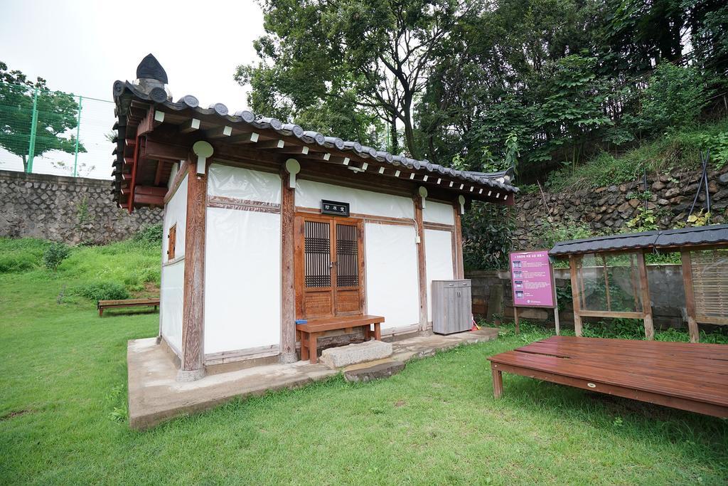 Former Guamseowon Hanok Guesthouse Daegu Esterno foto